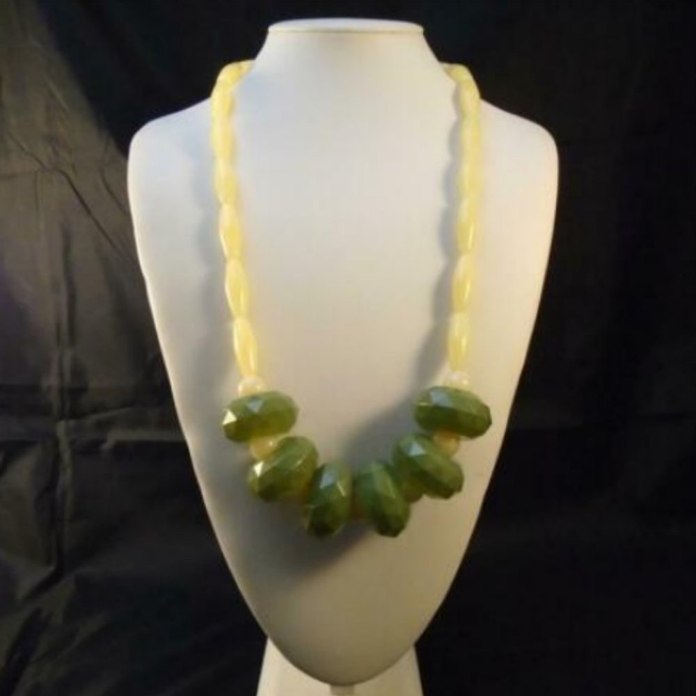 LYDELL NYC YELLOW JADE GREEN GEOMETRIC CHUNKY STATEMENT NECKLACE